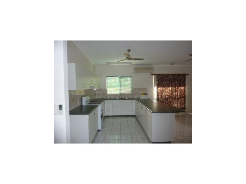 1/2 Merriak Court, Gray NT 0830