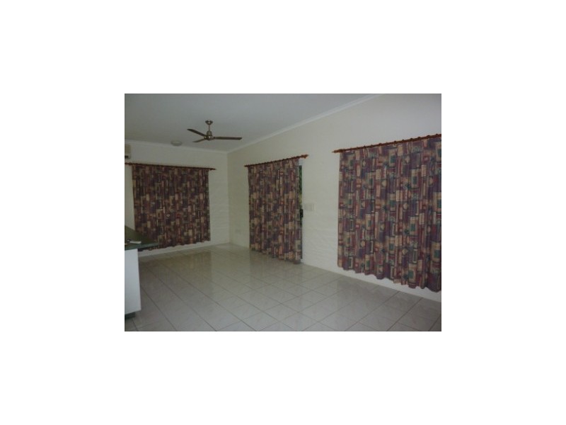 1/2 Merriak Court, Gray NT 0830