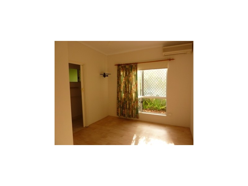 1/2 Merriak Court, Gray NT 0830