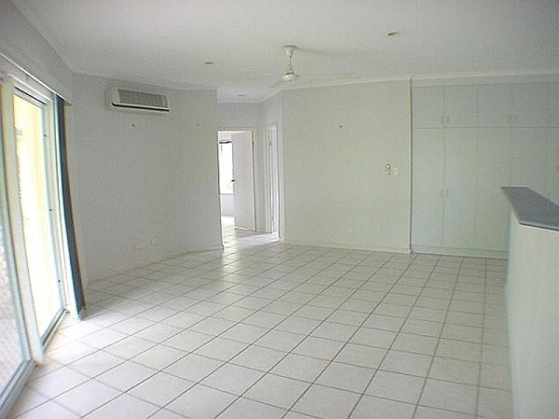 - Bismarkia Court, Durack NT 0830
