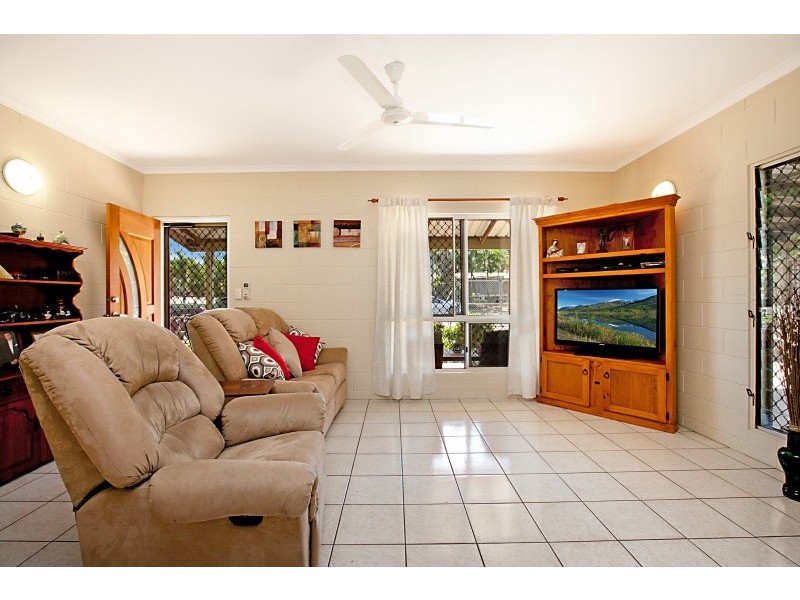 18 Bagshaw Crescent, Gray NT 0830