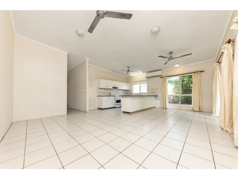 1/2 Merriak Court, Gray NT 0830