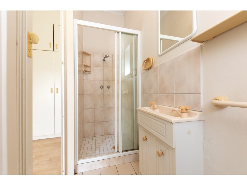 1/2 Merriak Court, Gray NT 0830