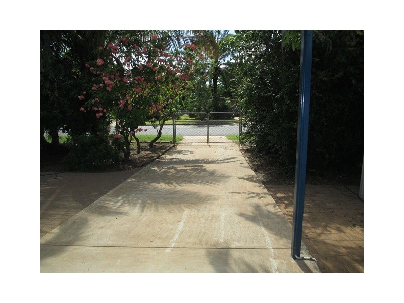 1/54 Canonbury Circuit, Driver NT 0830