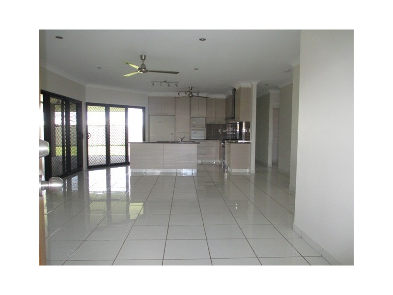 32 Richards Crescent, Rosebery NT 0832