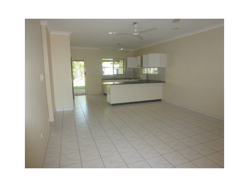 1/4 Merriak Court, Gray NT 0830