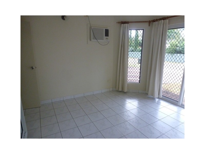 1/4 Merriak Court, Gray NT 0830
