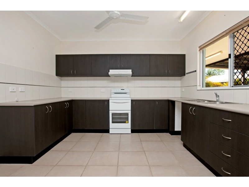 2/2 Priore Court, Moulden NT 0830