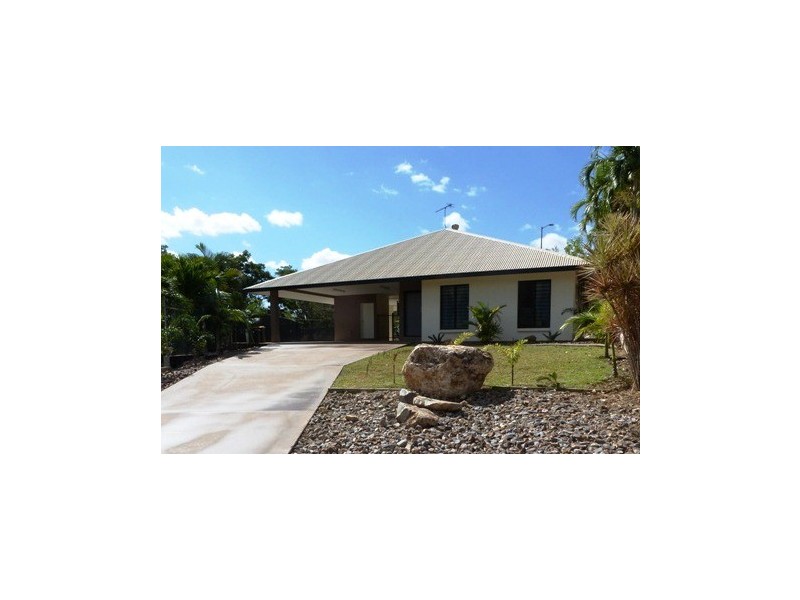 8 Edgecumbe  Court, Gray NT 0830