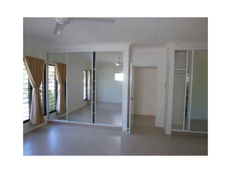 8 Edgecumbe  Court, Gray NT 0830