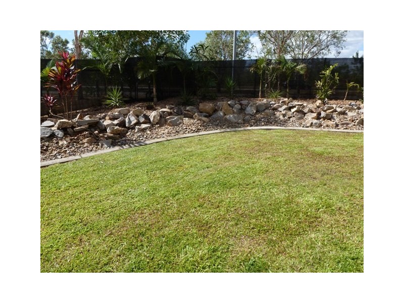 8 Edgecumbe  Court, Gray NT 0830