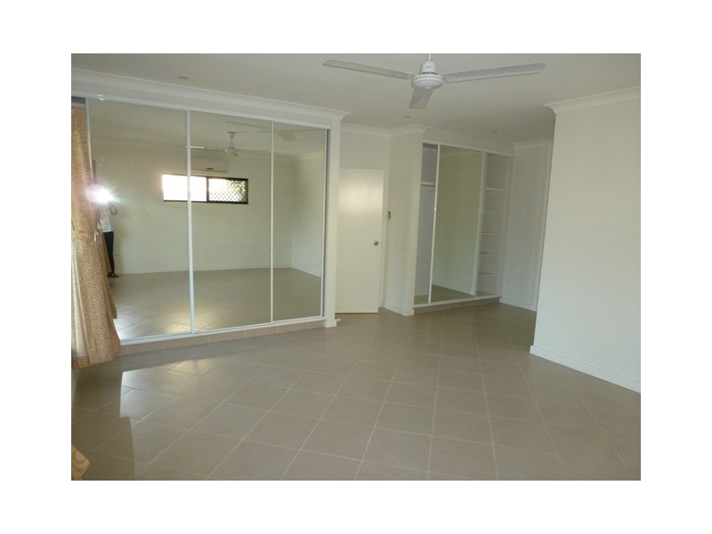 8 Edgecumbe Court, Gray NT 0830