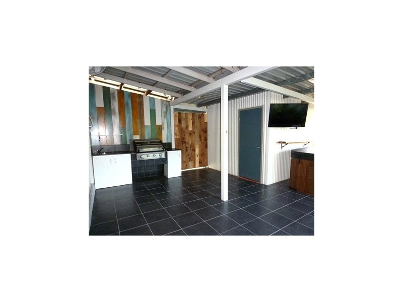 1/4 Hogan Court, Gray NT 0830