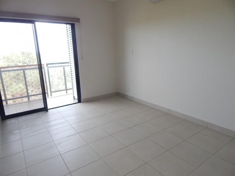 2302/2 Brisbane Crescent, Johnston NT 0832