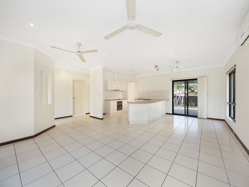 19 Richards Crescent, Rosebery NT 0832