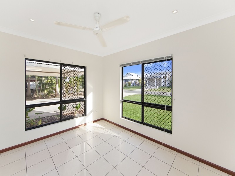 19 Richards Crescent, Rosebery NT 0832