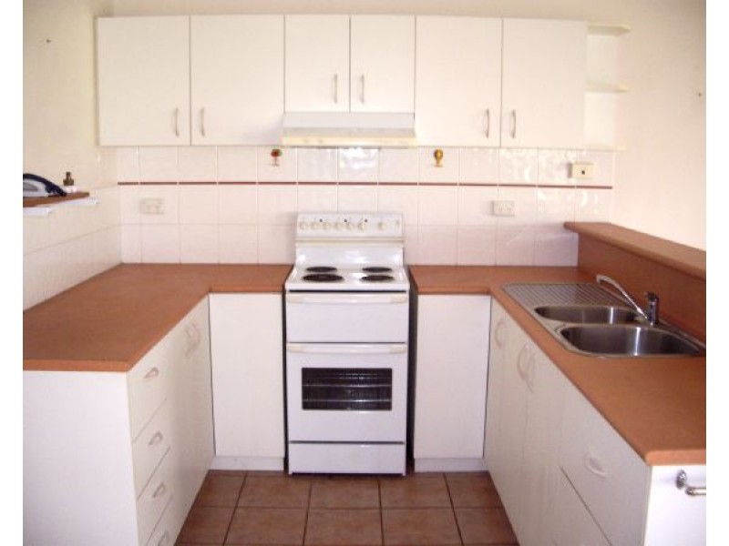 16/9 Hugh Court, Bakewell NT 0832