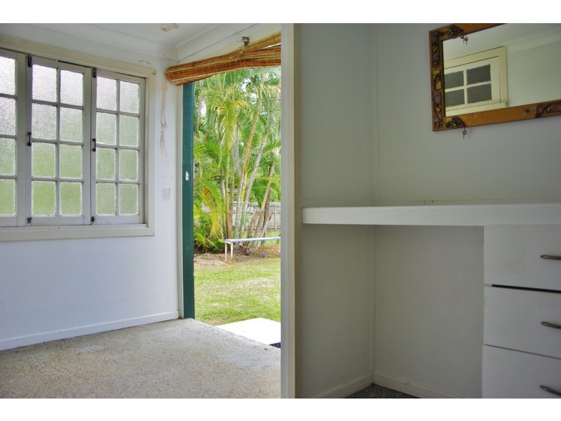 6 Seventh Avenue, South Townsville QLD 4810