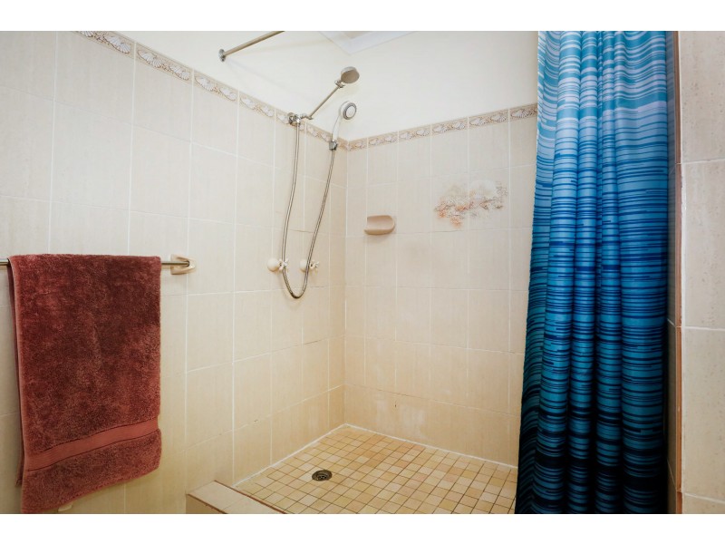 8 PARNELL COURT, Cranbrook QLD 4814