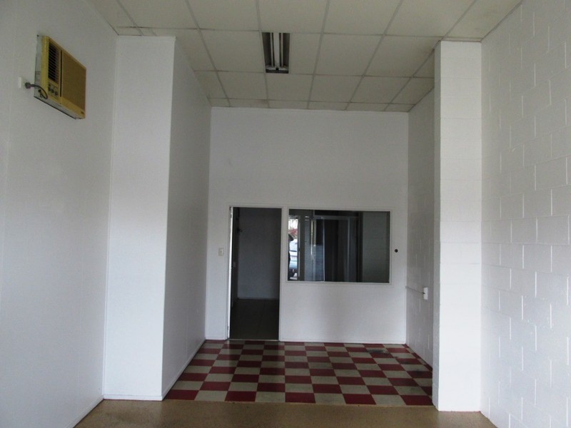 Unit 2 / 247 INGHAM ROAD, Garbutt QLD 4814