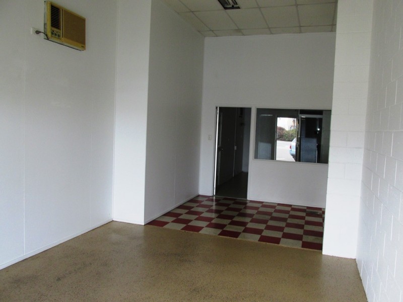 Unit 2 / 247 INGHAM ROAD, Garbutt QLD 4814