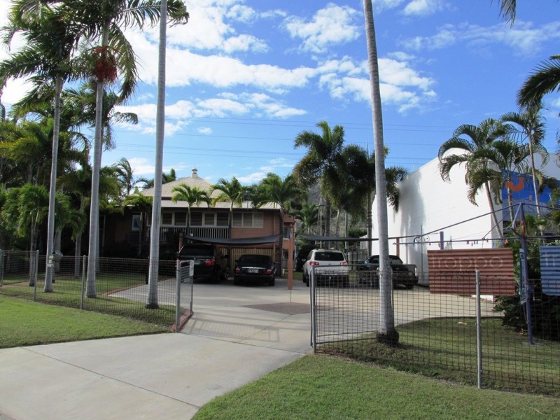 7 WOOLCOCK STREET, Hyde Park QLD 4812