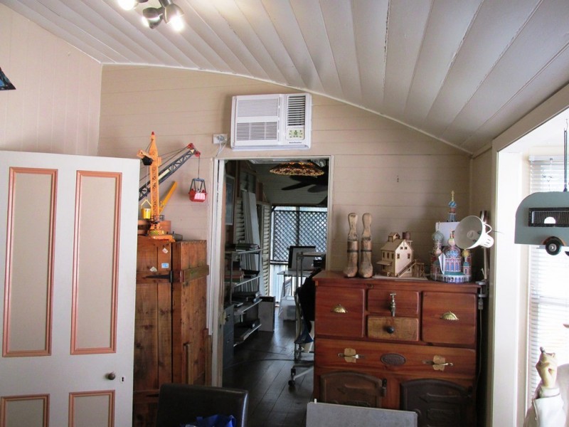 7 WOOLCOCK STREET, Hyde Park QLD 4812