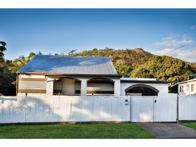 5 HAROLD STREET, West End QLD 4810