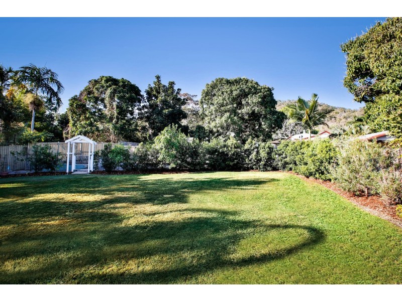 5 HAROLD STREET, West End QLD 4810