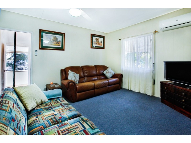 5 HAROLD STREET, West End QLD 4810