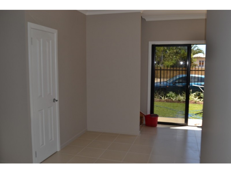 Unit A / 7 Carmya Street, Bohle QLD 4818