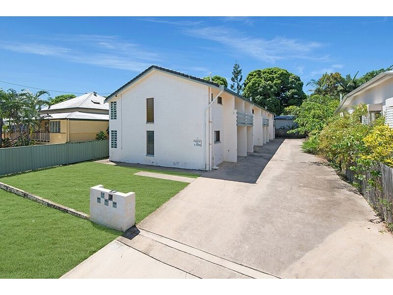 5 PLANT STREET, West End QLD 4810