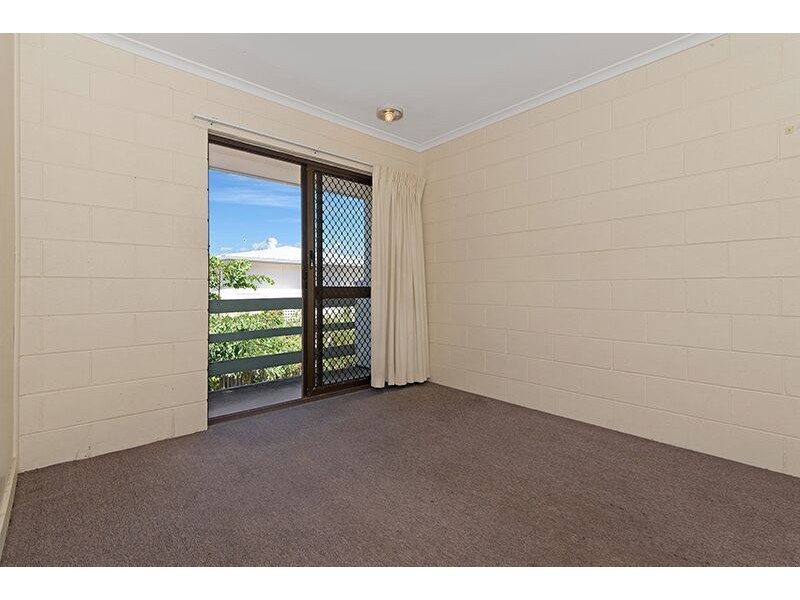 5 PLANT STREET, West End QLD 4810