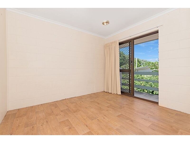 5 PLANT STREET, West End QLD 4810