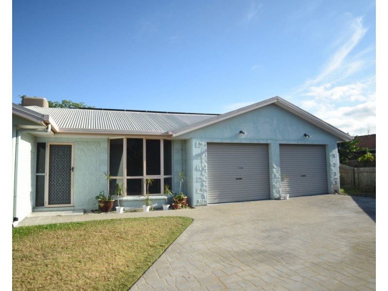 15 DALKEITH CRESCENT, Mount Louisa QLD 4814