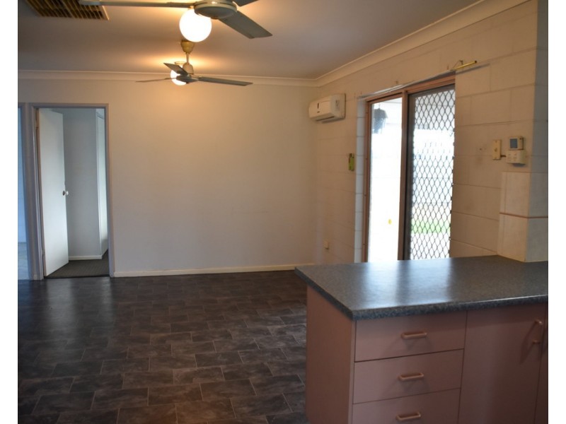 15 DALKEITH CRESCENT, Mount Louisa QLD 4814