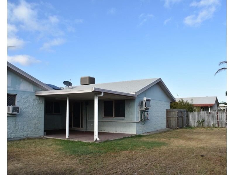 15 DALKEITH CRESCENT, Mount Louisa QLD 4814