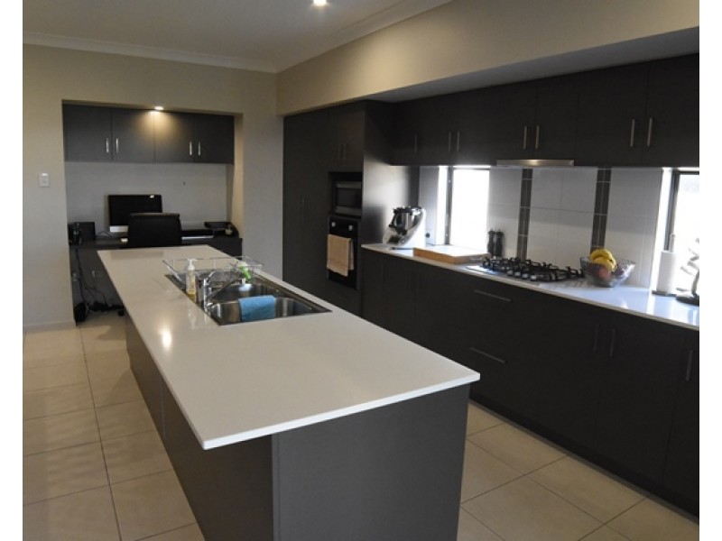 Bohle Plains QLD 4817