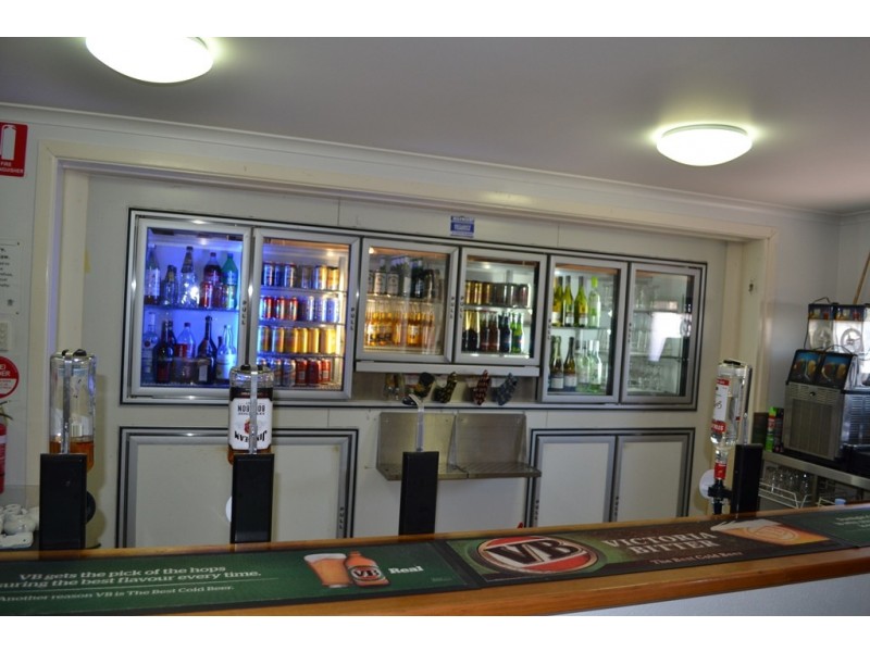 31 LAGOON CRESCENT, Saunders Beach QLD 4818