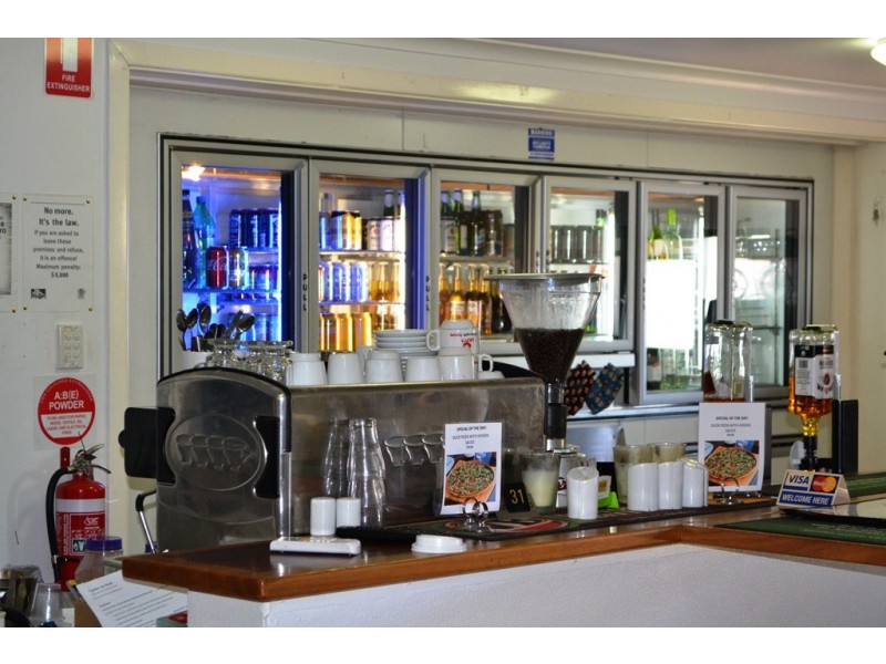 31 LAGOON CRESCENT, Saunders Beach QLD 4818