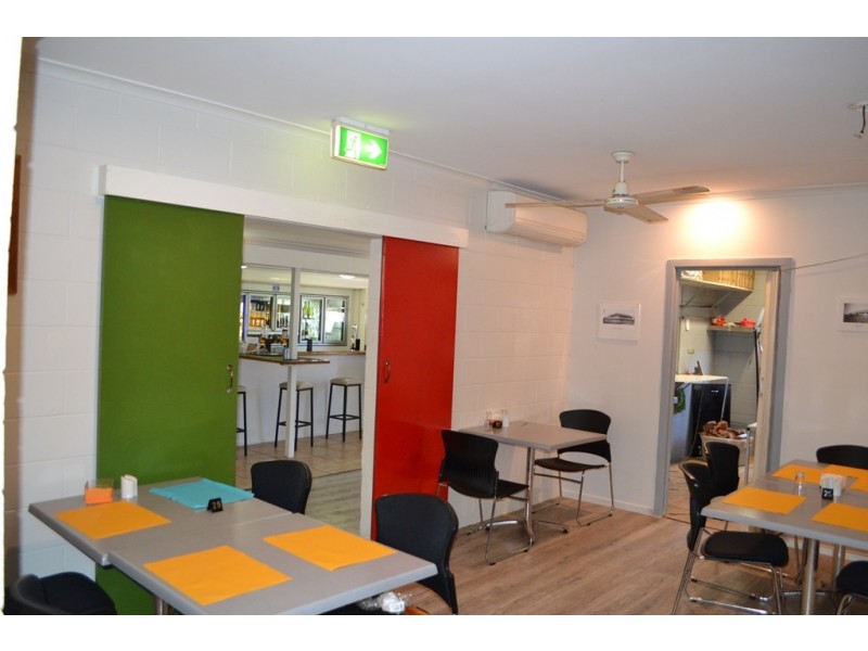 31 LAGOON CRESCENT, Saunders Beach QLD 4818