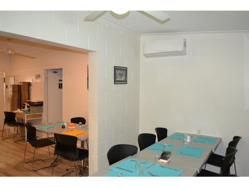 31 LAGOON CRESCENT, Saunders Beach QLD 4818