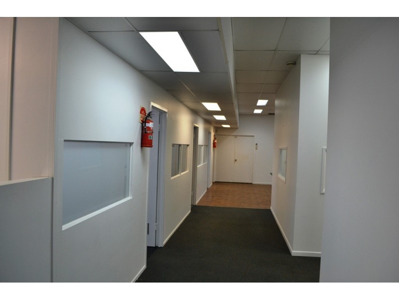 1 / 60 INGHAM ROAD, West End QLD 4810