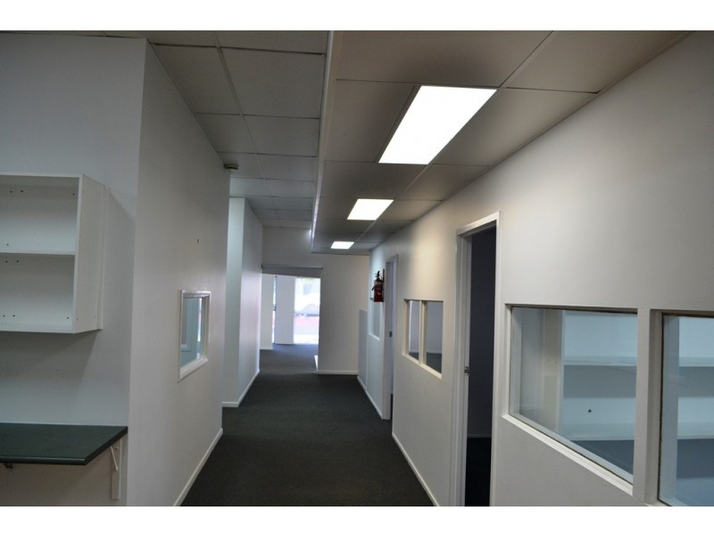 1 / 60 INGHAM ROAD, West End QLD 4810