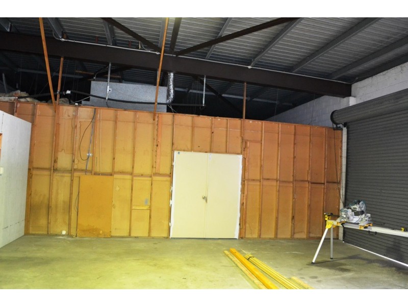 1 / 60 INGHAM ROAD, West End QLD 4810