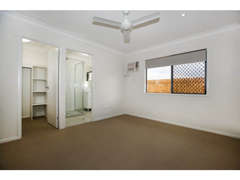 28 delaware, Mount Louisa QLD 4814