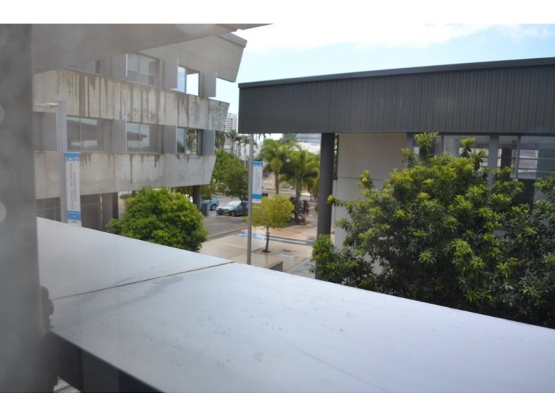 2 / 6 APLIN STREET, Townsville City QLD 4810