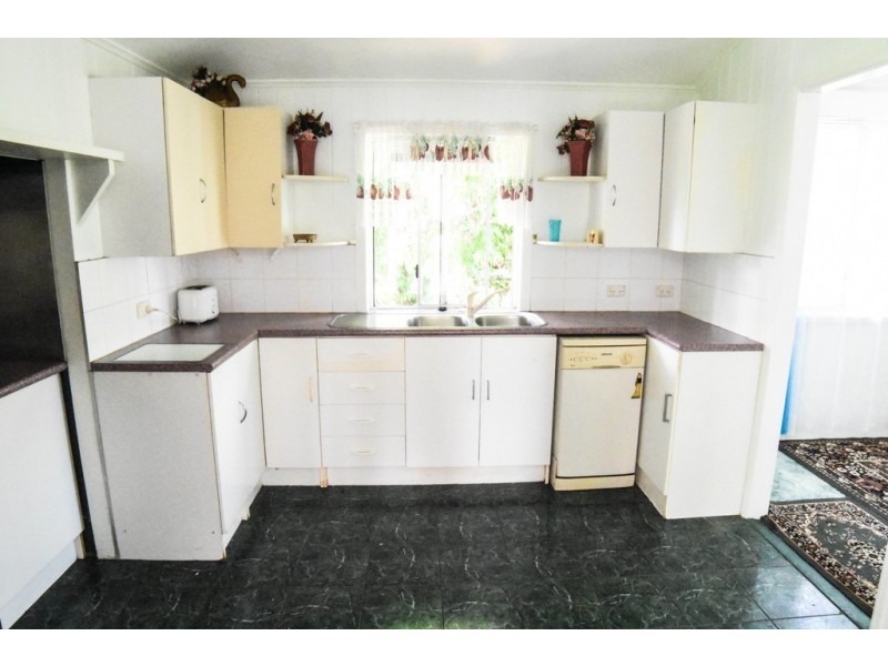 64 Kings Road, Hyde Park QLD 4812