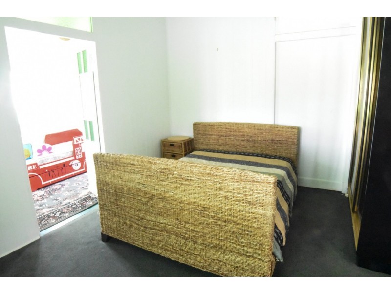 64 Kings Road, Hyde Park QLD 4812