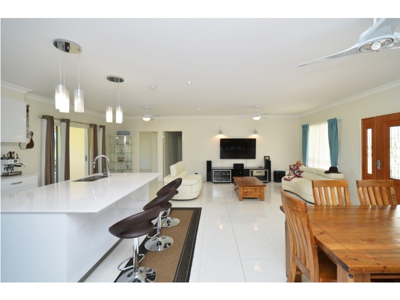 15 TINDALL COURT, Alligator Creek QLD 4816